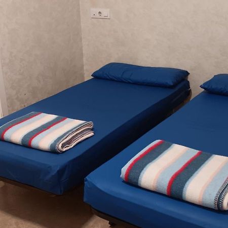 Albergue Santiago Apostol Logrono Bagian luar foto