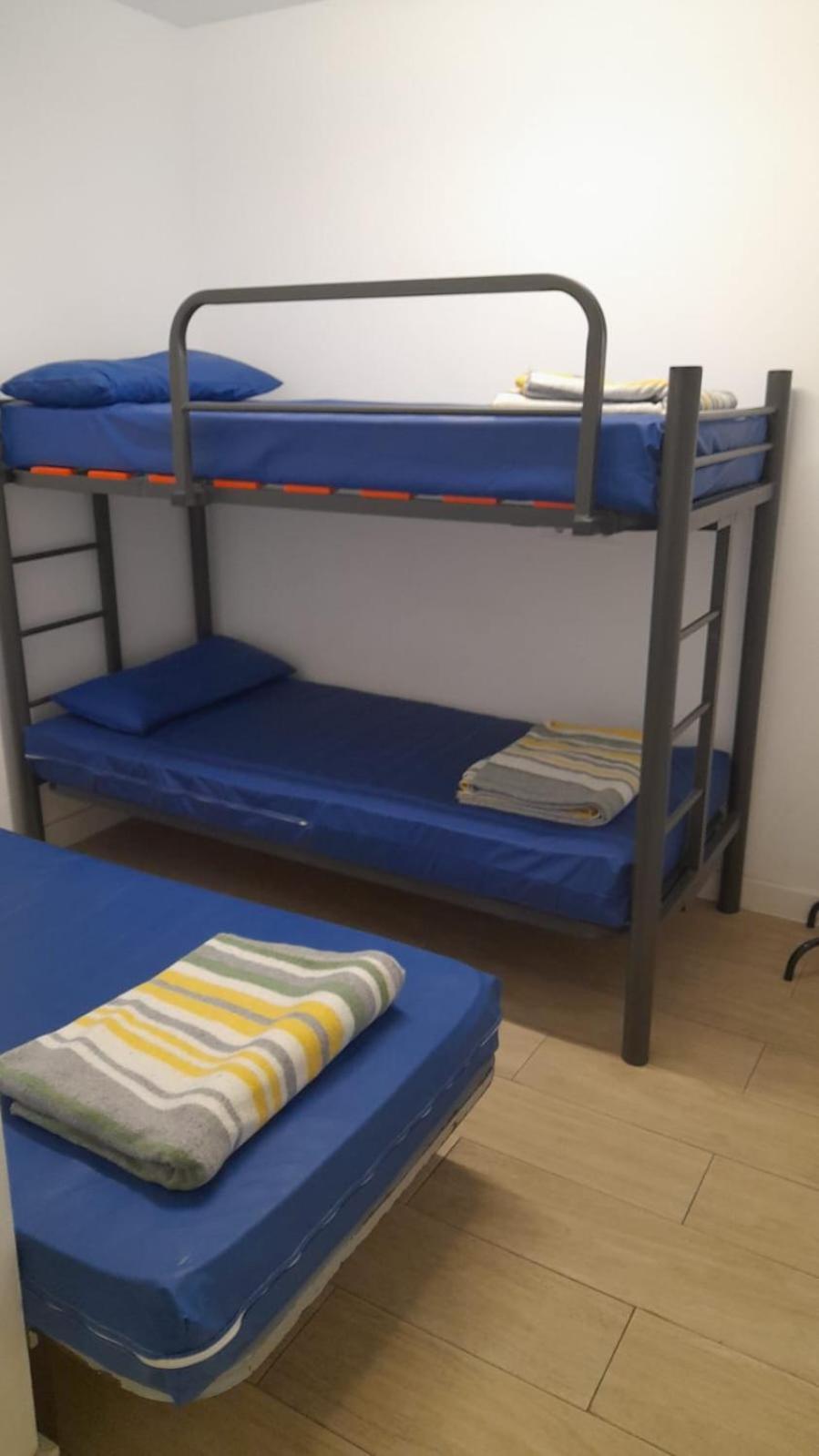 Albergue Santiago Apostol Logrono Bagian luar foto