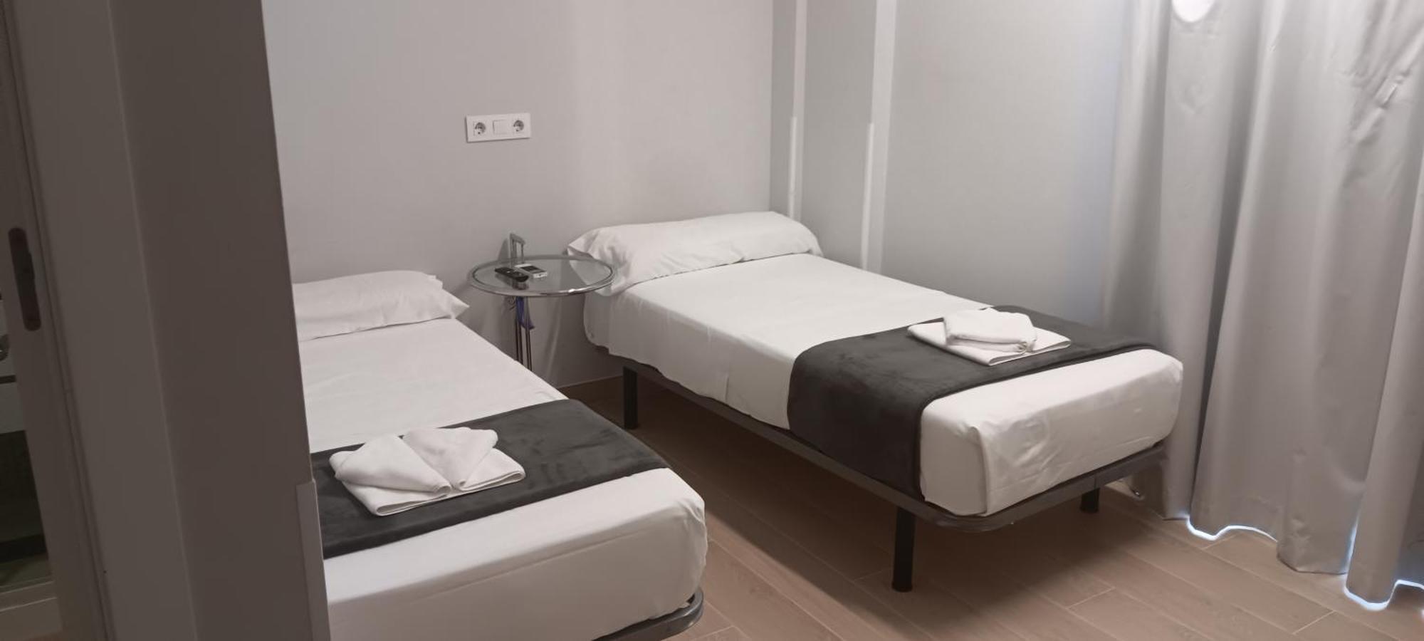 Albergue Santiago Apostol Logrono Bagian luar foto