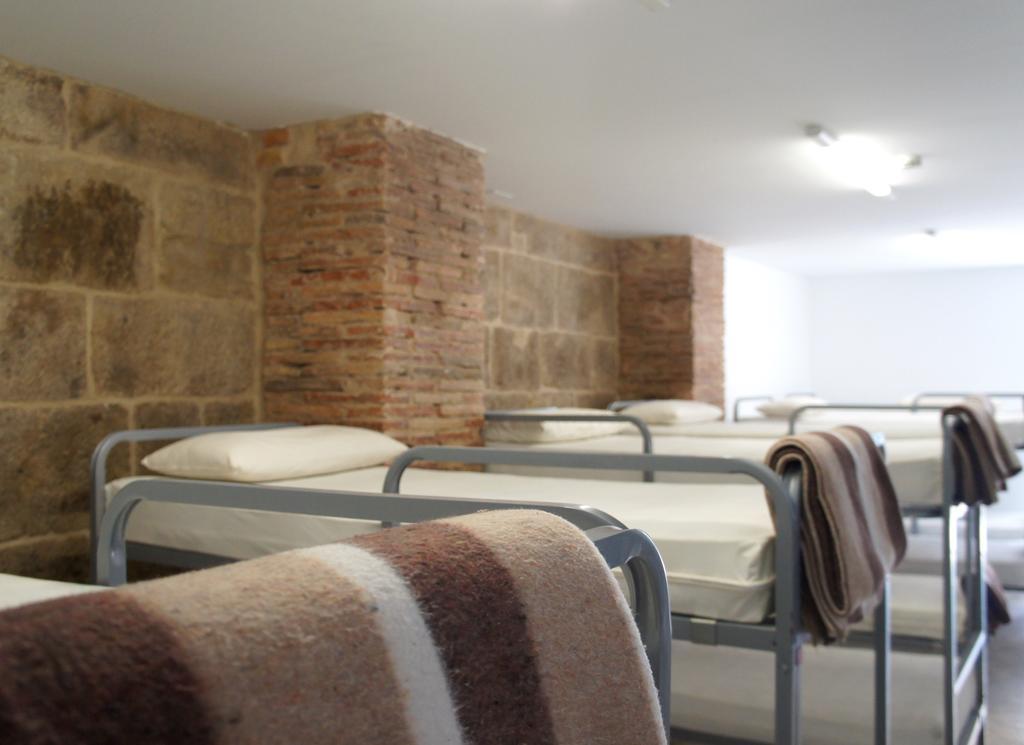 Albergue Santiago Apostol Logrono Bagian luar foto